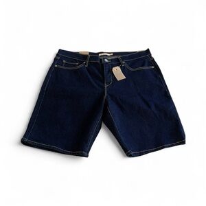 Levi’s women’s Blue Denim Shorts 18W NWT